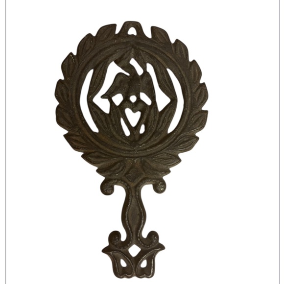 Small Cast Iron Wilton Trivet - Picture 1 of 6